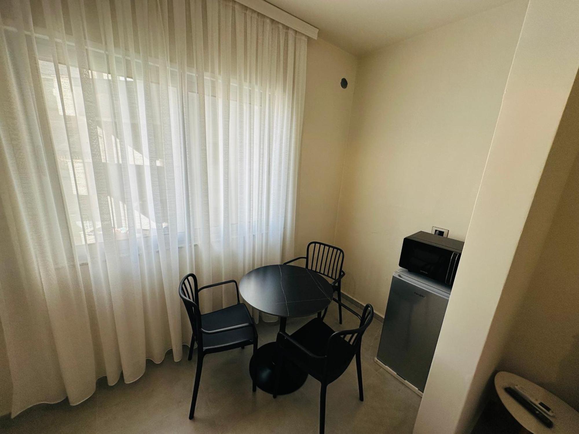 Stay-Five Rooms & Apartments Shkodra Kültér fotó