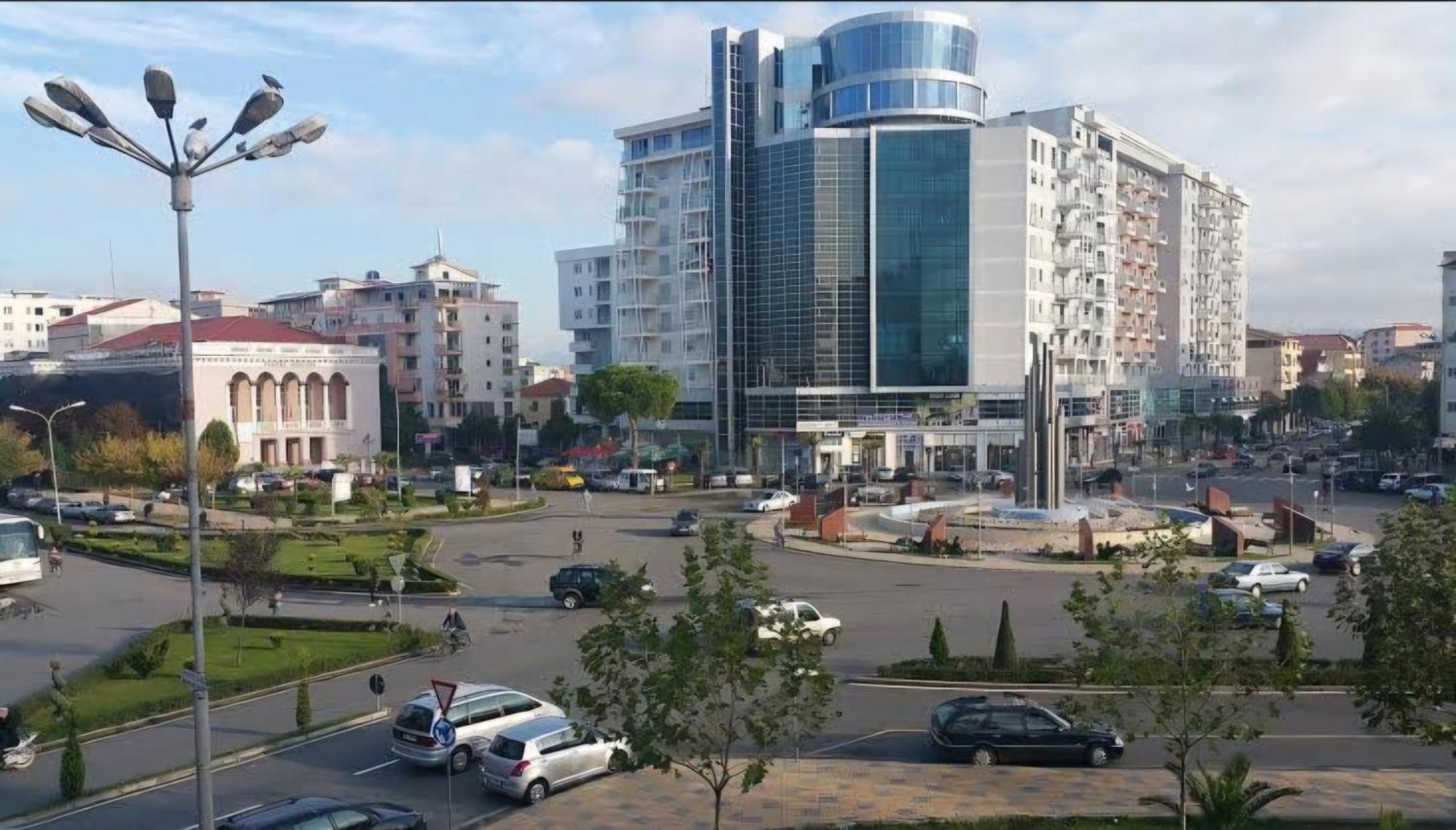Stay-Five Rooms & Apartments Shkodra Kültér fotó