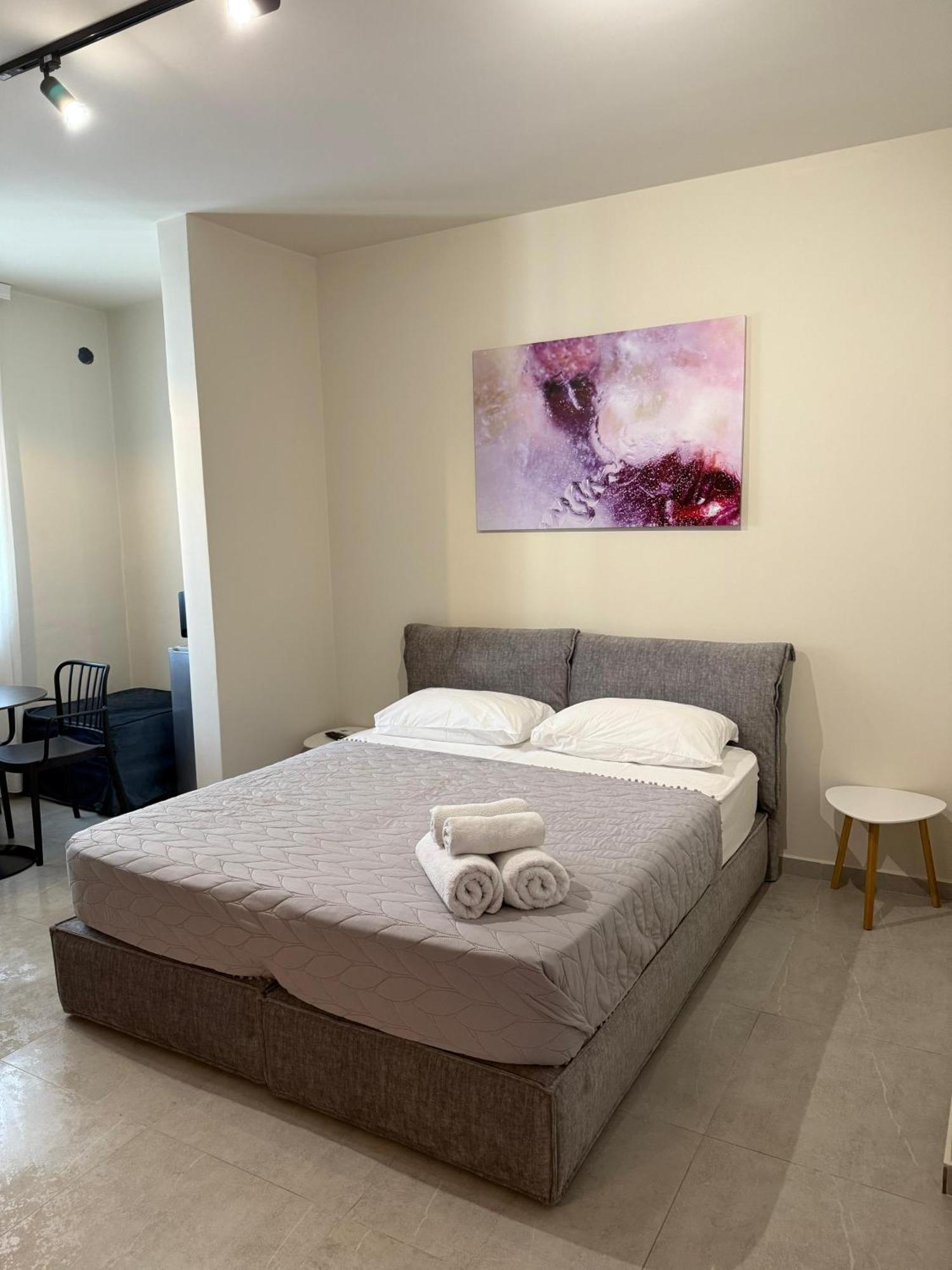 Stay-Five Rooms & Apartments Shkodra Kültér fotó