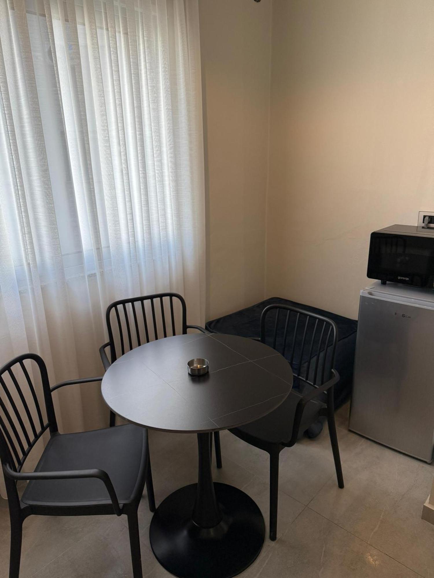 Stay-Five Rooms & Apartments Shkodra Kültér fotó