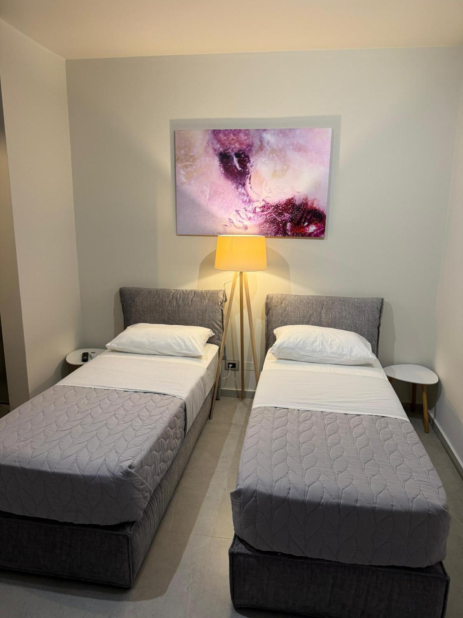 Stay-Five Rooms & Apartments Shkodra Kültér fotó