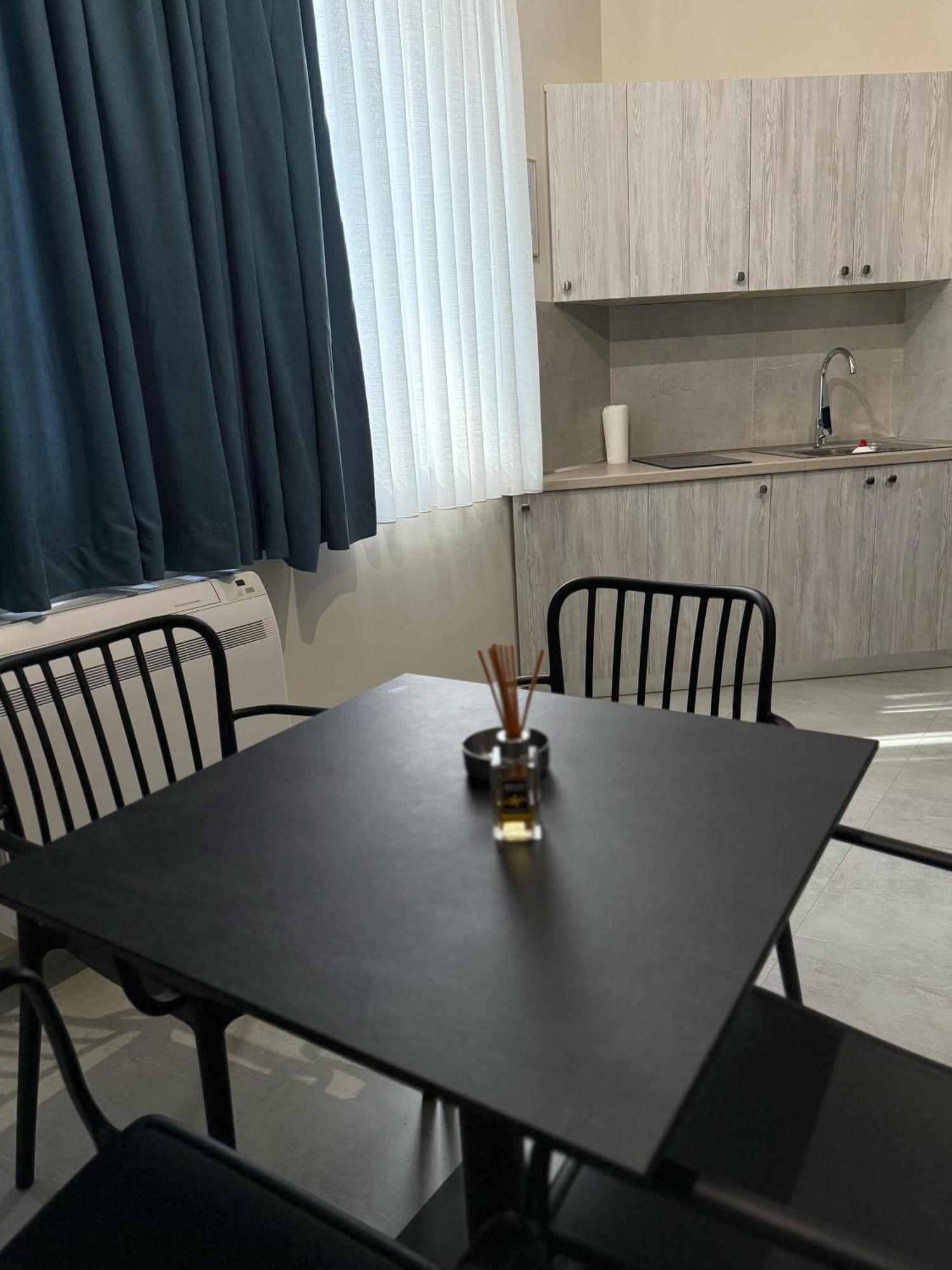 Stay-Five Rooms & Apartments Shkodra Kültér fotó